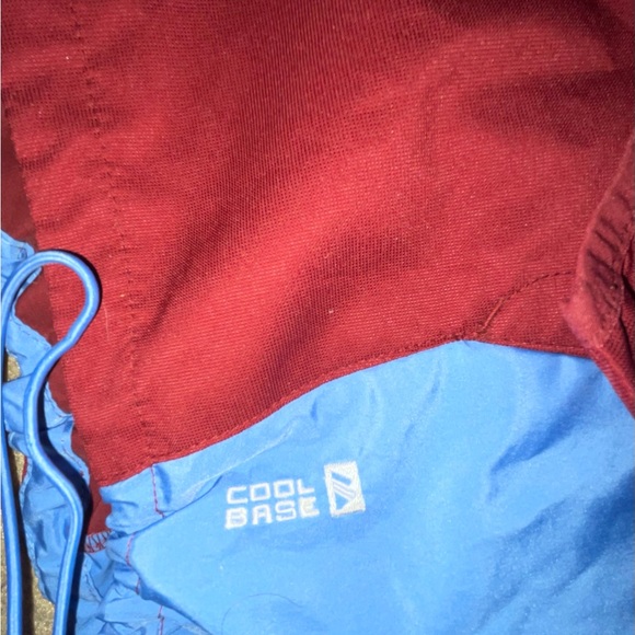 Phillies lightweight jacket.Red/Blue logo on front with toggle around waistband. - Picture 3 of 4